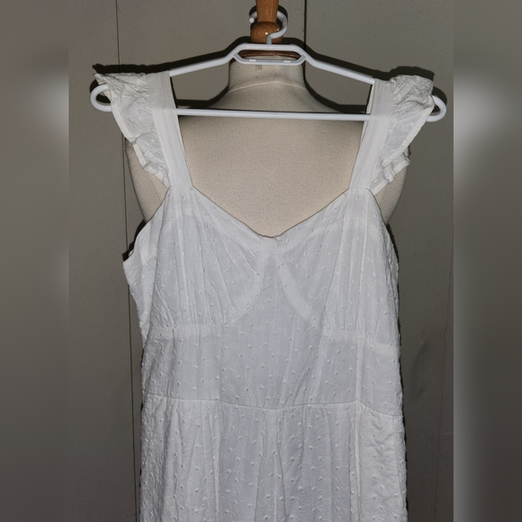 japna white eyelet ruffle sleeve jumpsuit - size large - Picture 2 of 9